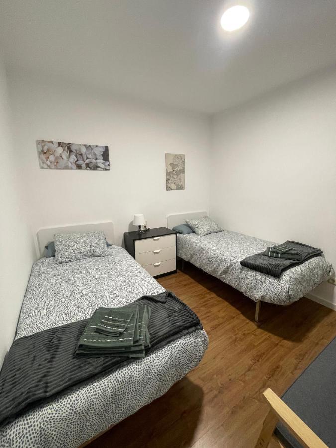 Apartamento Centrico En Berga - Alberga Bagian luar foto